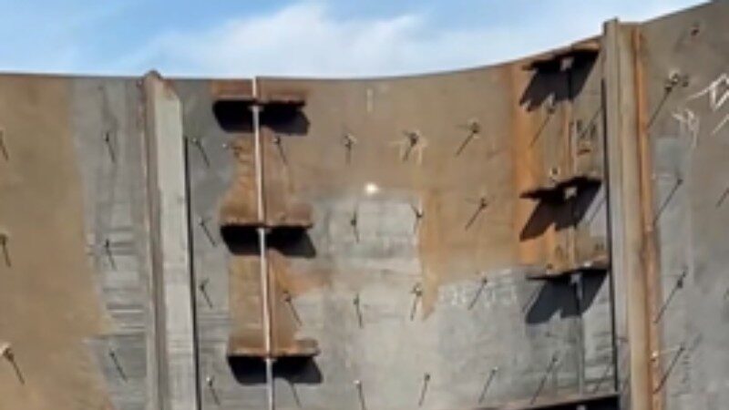 Large scale laser rust removal on ships